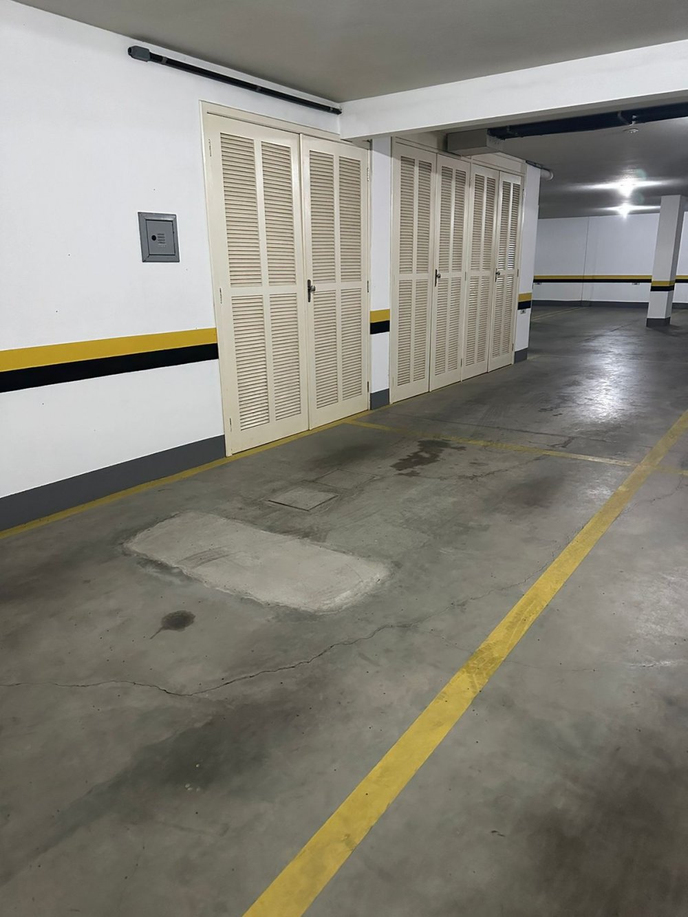 Garagens com dep�sito