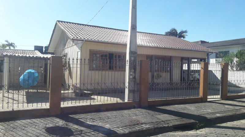 Casa - Venda - Pinheirinho - Criciúma - SC