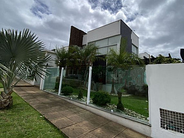 Casa Alto Padr�o � Venda